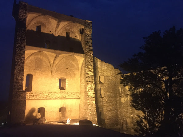 Chateauneuf du Pape village square